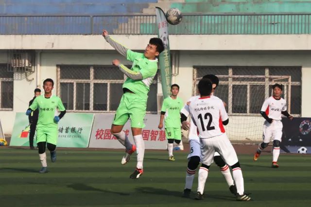 欧冠-胡梅尔斯制胜 多特蒙德总比分2-0巴黎进决赛